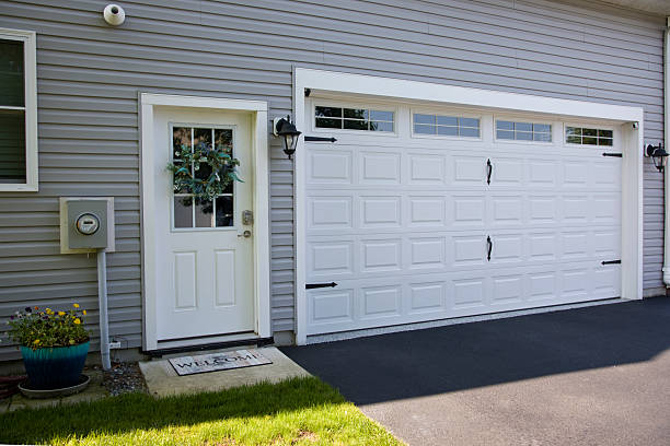 24/7 Emergency Garage Door Panel Replacement experts in Duquesne, PA